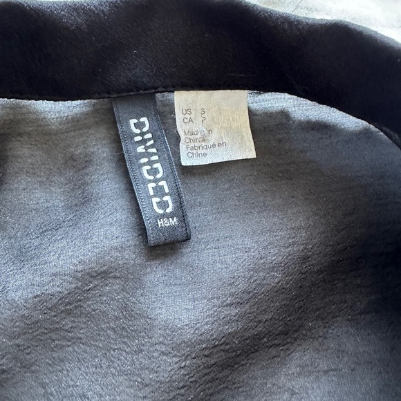 Black mesh🕸️button-down sheer topper - Picture 2 of 5